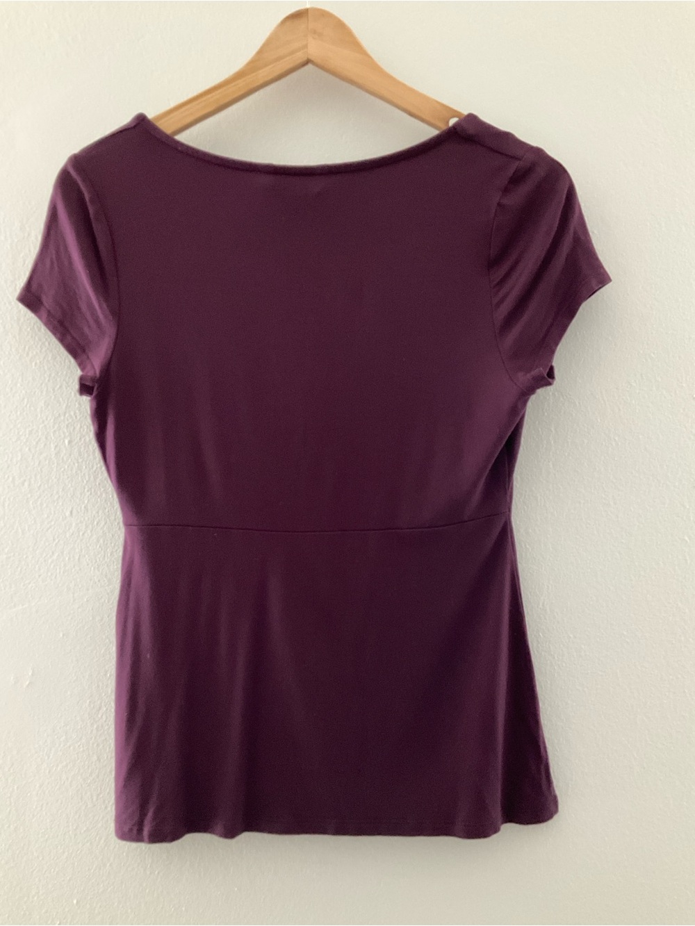 Boden 8 Short-Sleeve Ruched V-Neck Top - Picture 4 of 9